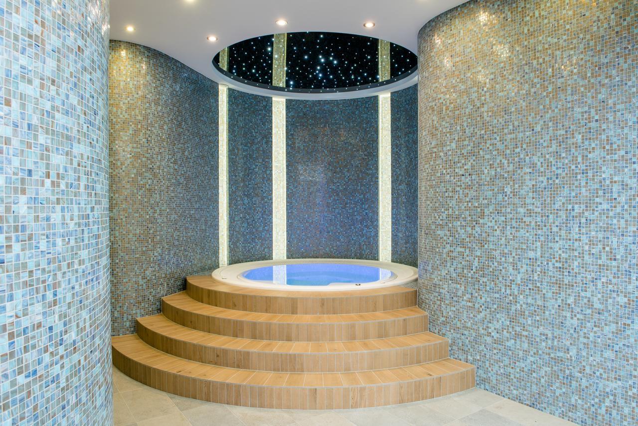 Hotel Kosma Kozmin Ngoại thất bức ảnh