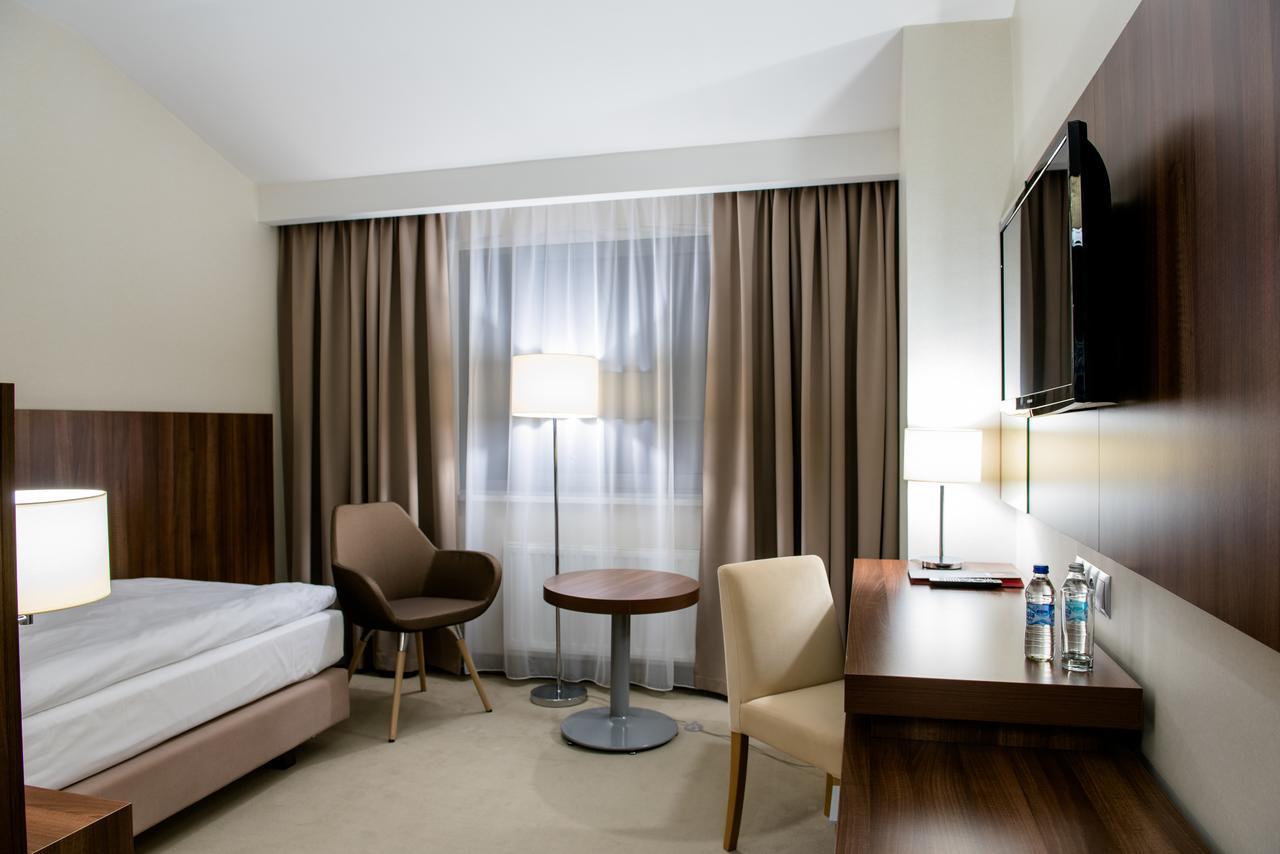 Hotel Kosma Kozmin Ngoại thất bức ảnh