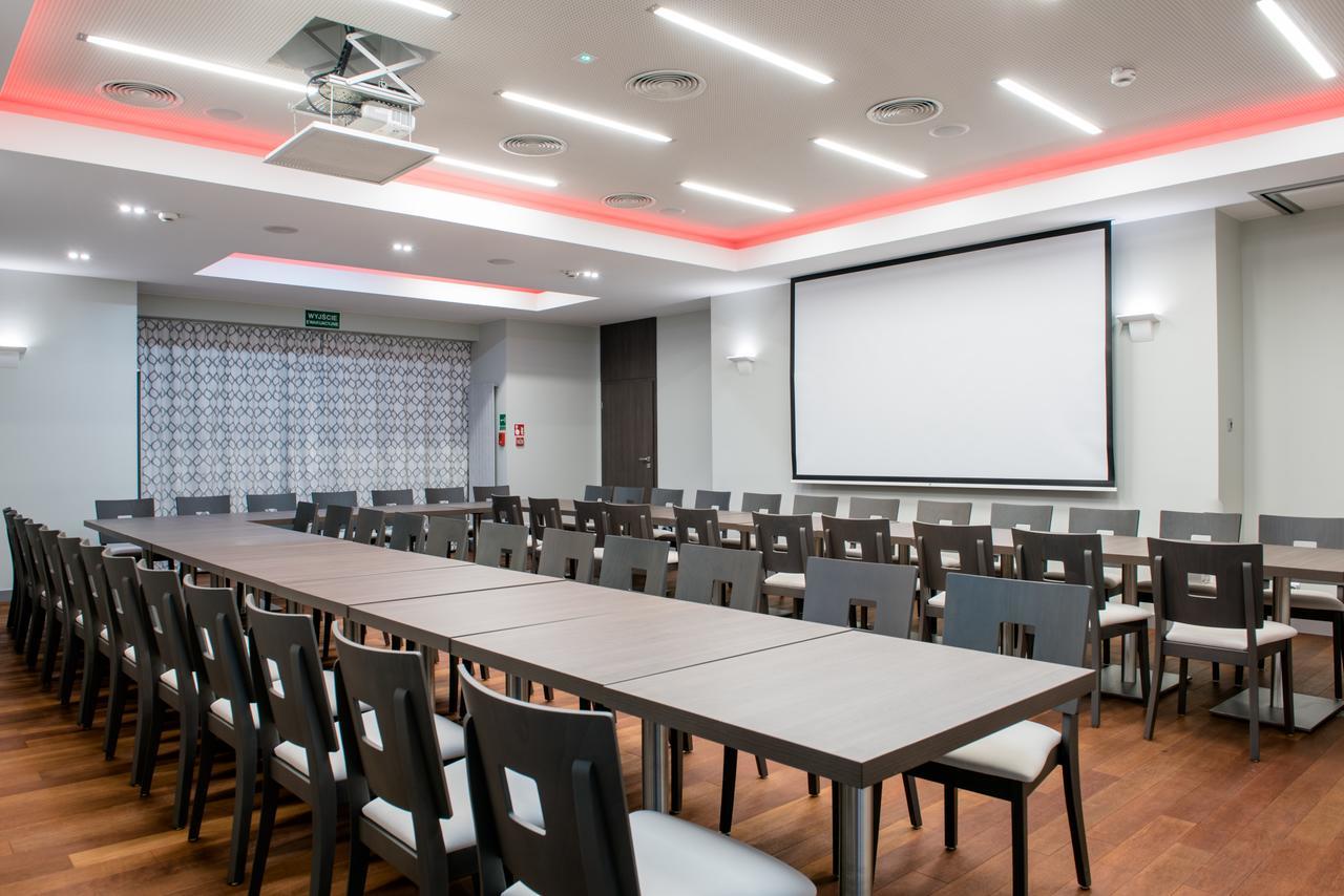 Hotel Kosma Kozmin Ngoại thất bức ảnh