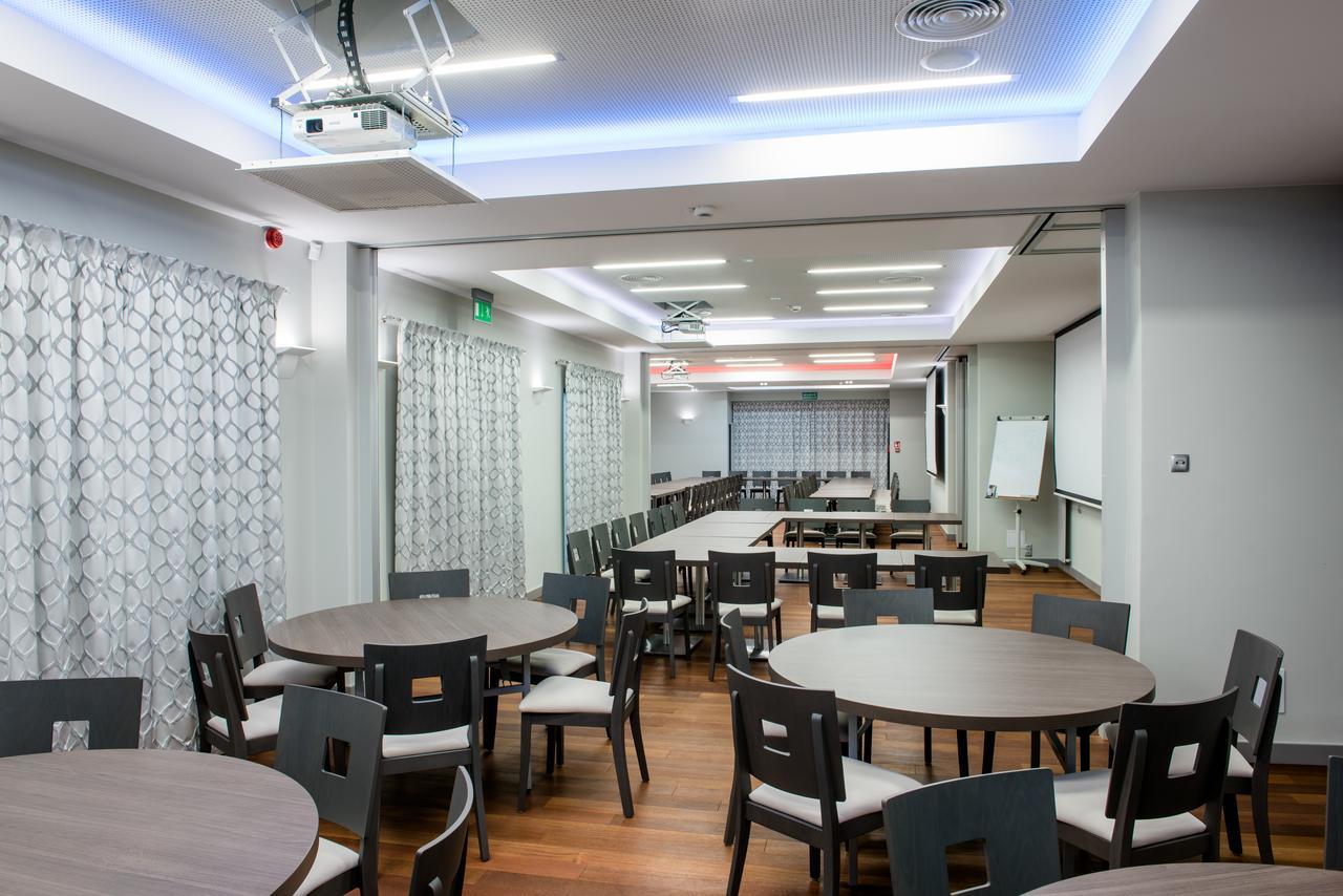 Hotel Kosma Kozmin Ngoại thất bức ảnh