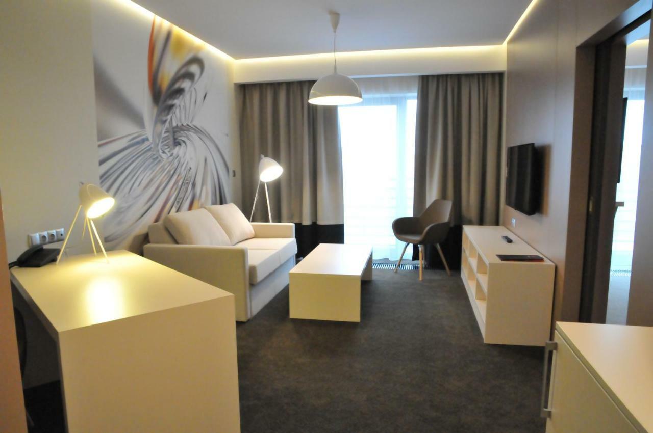 Hotel Kosma Kozmin Ngoại thất bức ảnh