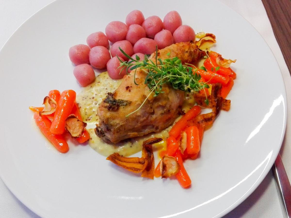 Hotel Kosma Kozmin Ngoại thất bức ảnh