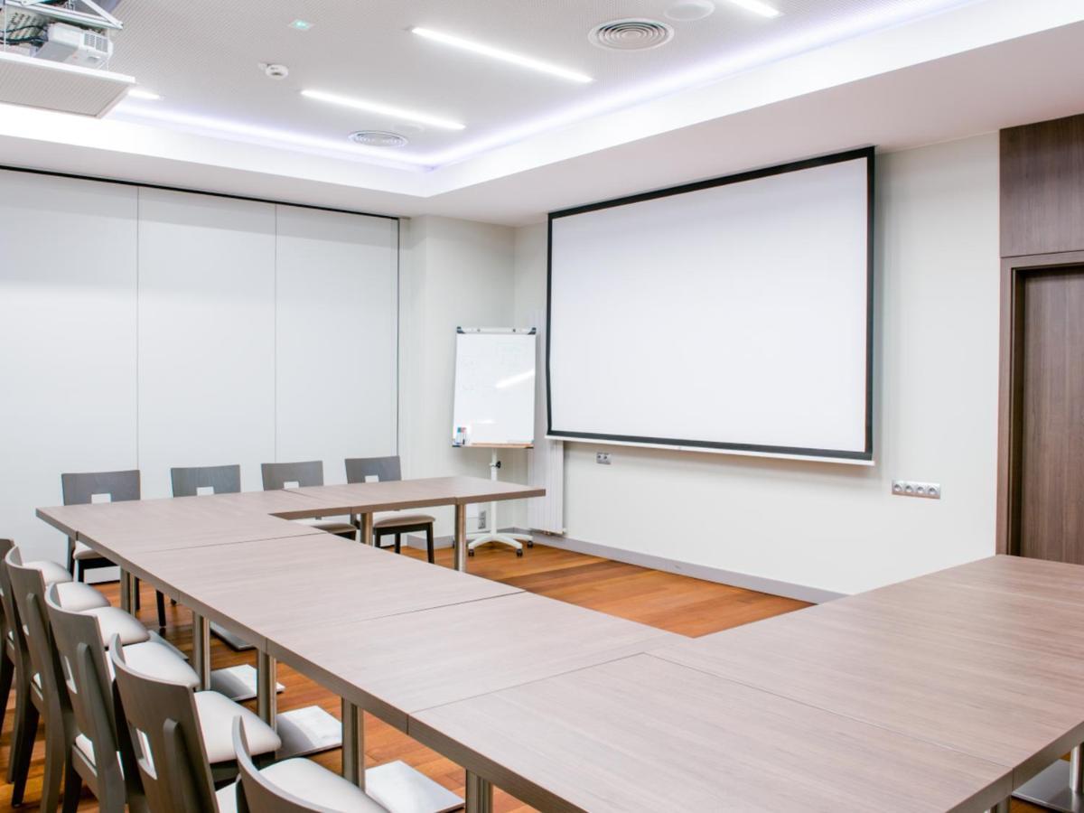 Hotel Kosma Kozmin Ngoại thất bức ảnh
